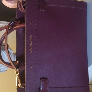 Michael kors leather bag.